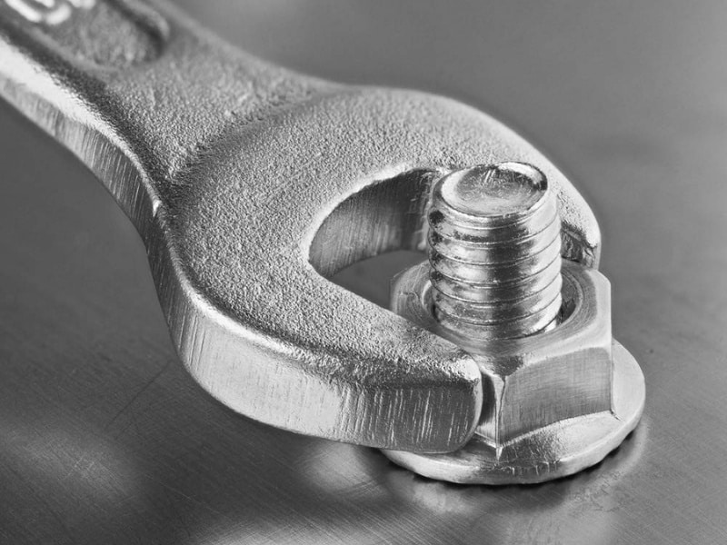 Visokokakovostno ročno orodje iz Krom-Vanadij jekla s satenasto zaščito pred korozijo.